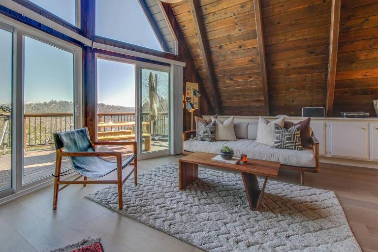 Roots Mountain House Modern A-Frame - Chambres d'hôtes Lake Arrowhead