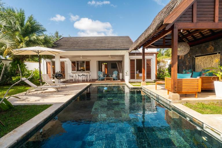 Elegant villa with private pool and garden - Bed and Breakfast Grand Baie