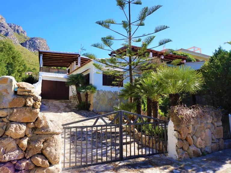 Finca La Siesta - Villa in Betlem, Mallorca - Bed and Breakfast Colònia de Sant Pere