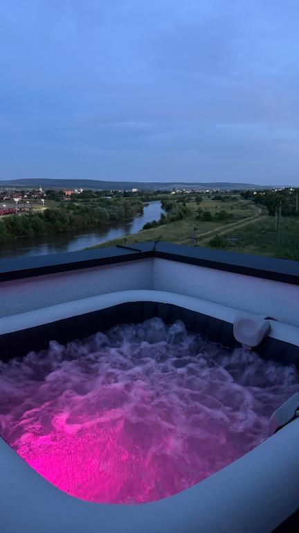 River View Penthouse & Jacuzzi - B&B Reghin