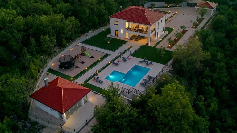 Villa Lea-Makarska by Villas Guide - B&B Drum