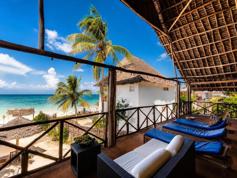 Zanzibar Beach Escape Oceanfront Villa & boutique Hotel - Bed and Breakfast Bwejuu