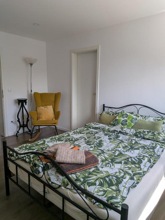 Komfort-Apartment bei Erlangen mit Parkplatz & Balkon - B&B Spardorf