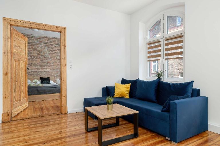 Comfortable Pet-Friendly Apartment with Workspace by Noclegi Renters - Bed and Breakfast Katowice