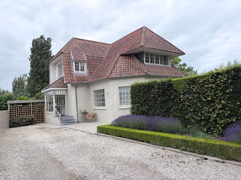Cosy Cottage by Marleen met grote tuin - B&B Nieuwpoort