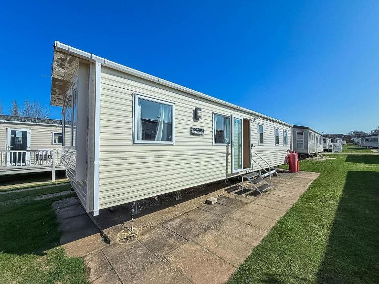 Cosy 8 Berth Caravan For Hire At Manor Park In Hunstanton Ref 23065T - B&B Hunstanton
