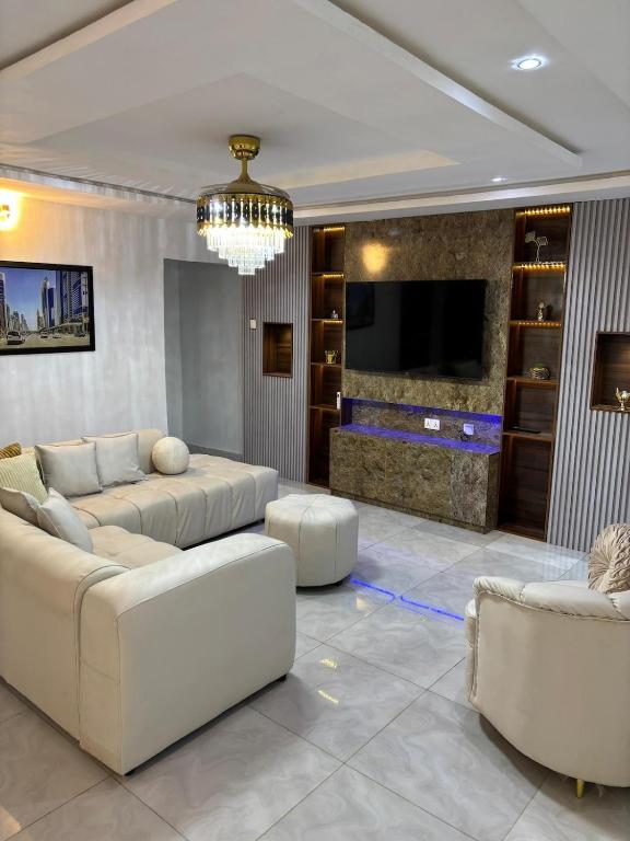 Amazing Grace Apartments Luxury 4-Bed Duplex - B&B Ibadan