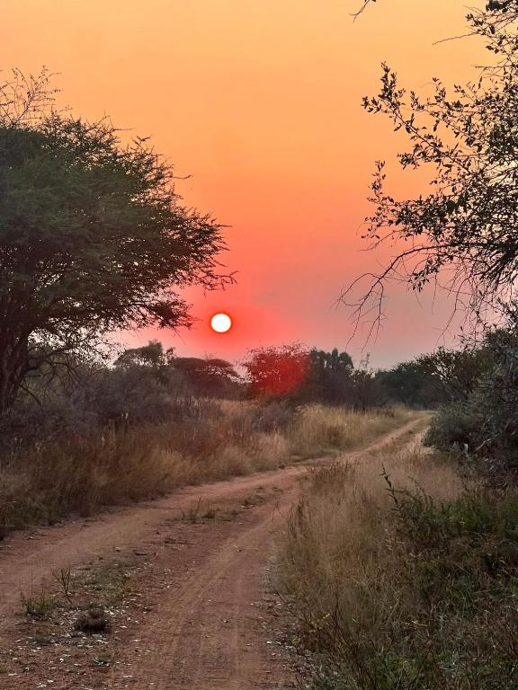 Kudu Plaas, Private Bushveld Escape with Wildlife & Dam Views - B&B Beestekraal