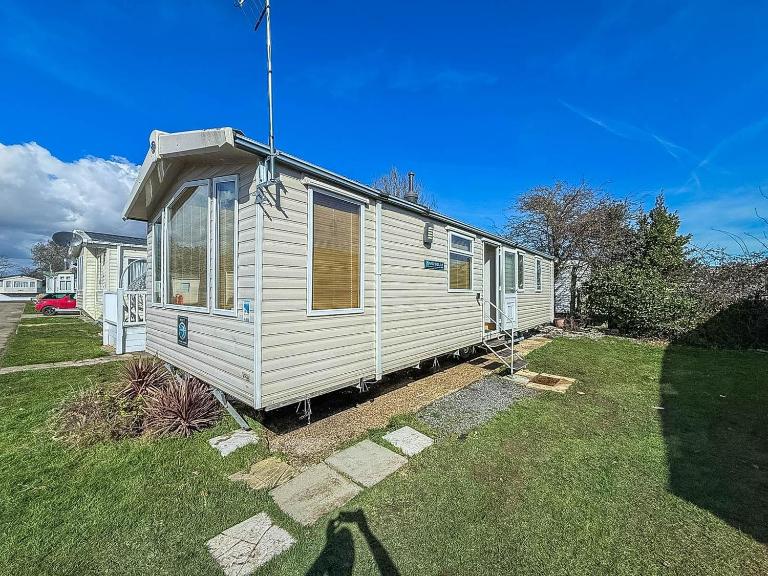 Stunning 6 Berth Caravan At Dovercourt Holiday Park, Essex Ref 44606O - Ferienwohnung Great Oakley