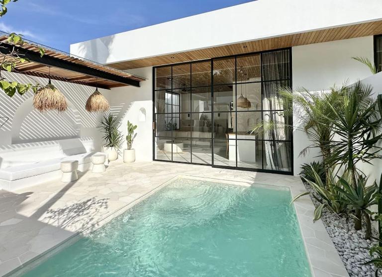 The Suites by The Young Villas - B&B Uluwatu