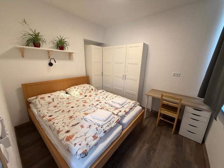 Moderní a útulný 2kk, ideální pro páry - B&B Hradec Králové