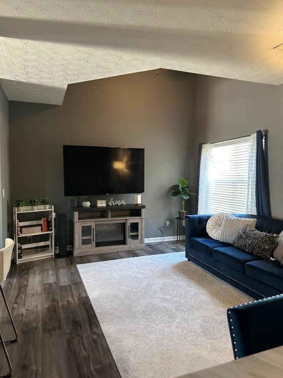 Modern Cozy Retreat Close to Downtown & Midtown - B&B Decatur