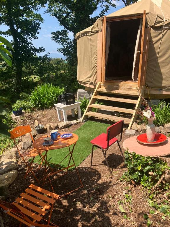 Adorable Yurt Glamping Bantry - B&B Bantry