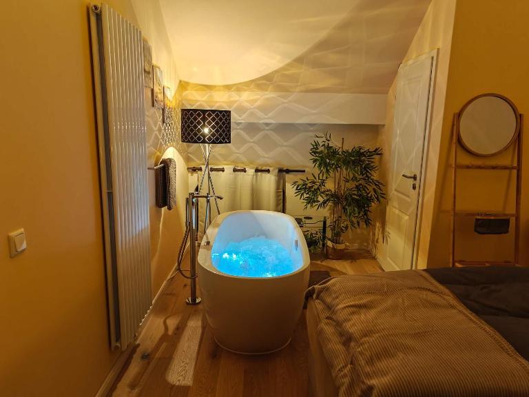 Wellness-Apartment mit eigener Sauna und Whirlpool - Für Kurzentschlossene - Chambres d'hôtes Großharthau