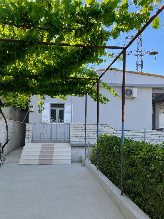 Villa Victoria - Bed and Breakfast Gjirokastër