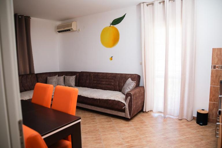 Casa Limone Apartment - Bed and Breakfast Sutomore