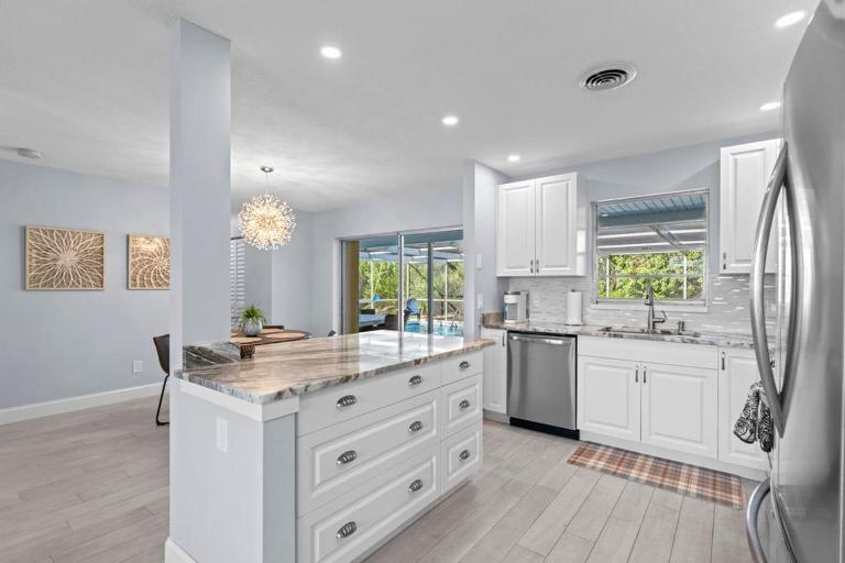 Jensen Beach Home with Heated Pool Near Downtown & Beaches - B&B Jensen Beach