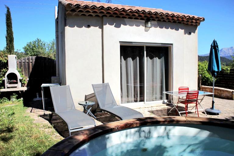 Spa Cabanon de Charme - Le Garagaï - B&B Meyreuil