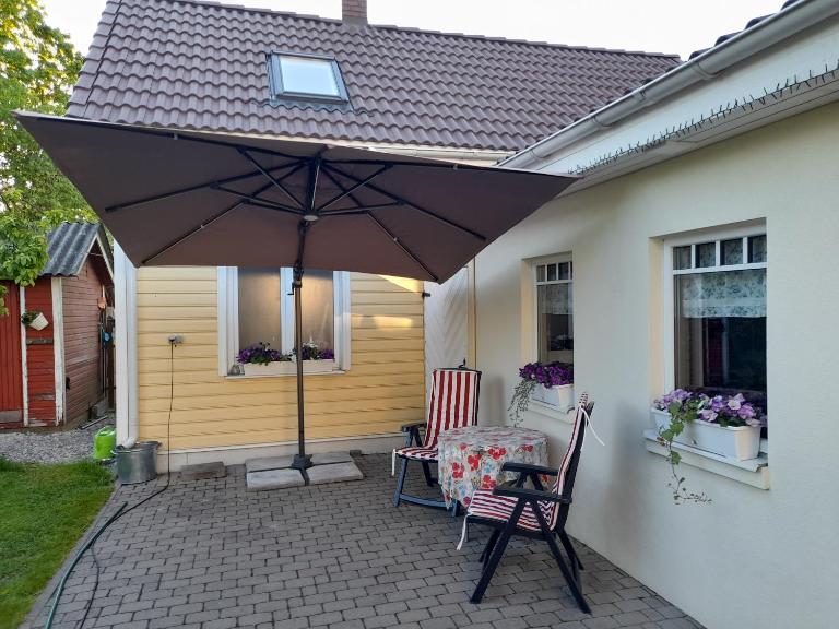 Männi hoovimaja - Bed and Breakfast Pärnu