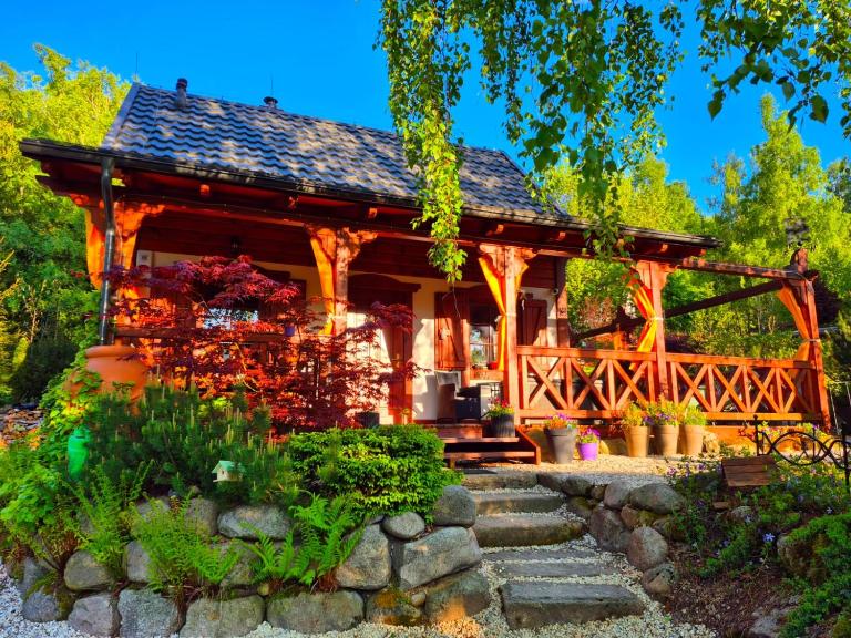 Domek w Karkonoszach Jurta Karkonoska z sauną jacuzzi i balią ogrodową - B&B Przesieka
