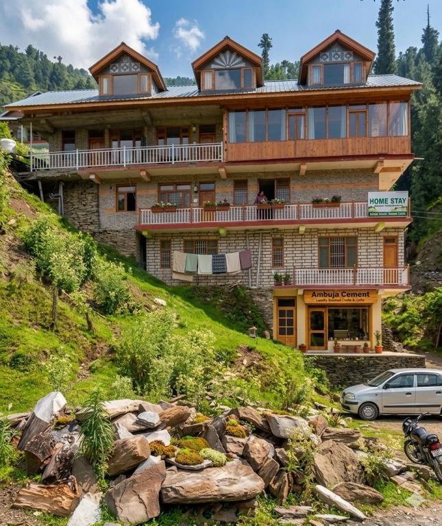 Green Valley Homestay and Cafe - B&B Jābo