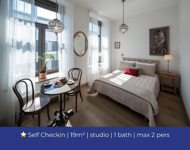 Dandelion Marijas Boutique Apartment Centre AC Self Check-in - B&B Riga
