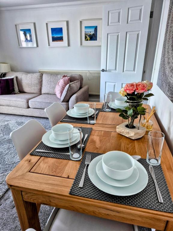 A bright & cosy two-bedroom flat Sleeps 3 Full Kitchen - Ferienwohnung Nottingham