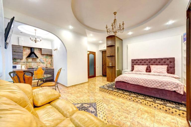 VIP Апартаменти метро Дружби Народів - B&B Kyiv