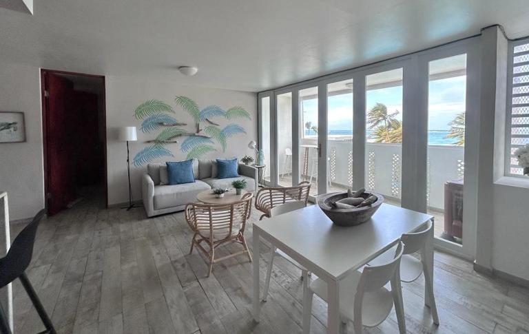 Brisa for 2 BEAUTIFUL OCEAN VIEW Balcony Beach Pool Parking CONDADO - B&B San Juan