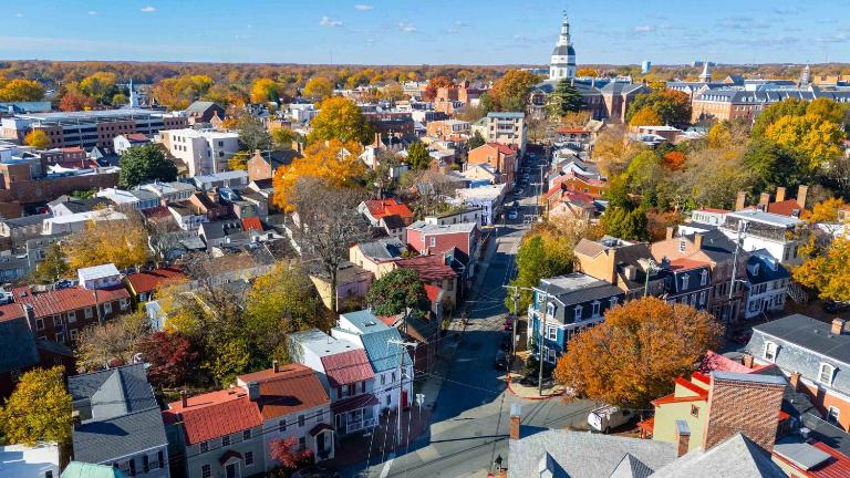 DTA Row Home Walk to City Dock & The Yard - Chambres d'hôtes Annapolis