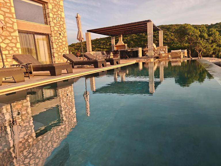 Izel Villas - Bed and Breakfast Skinária
