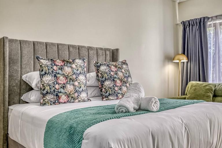 Cozy Studio Apartment in Paulshof, Sandton - Perfect for Extended Stays - Ferienwohnung Centane