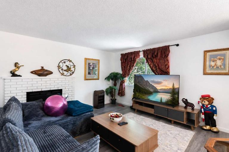 Seattle Hillside Escape with Decks & Scenic Views - B&B Seattle