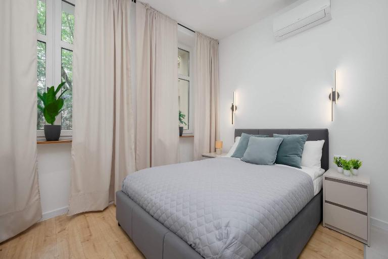 Klimatyzowane Apartamenty typu Studio Blisko Centrum i Starego Browaru by Noclegi Renters - Bed and Breakfast Poznań