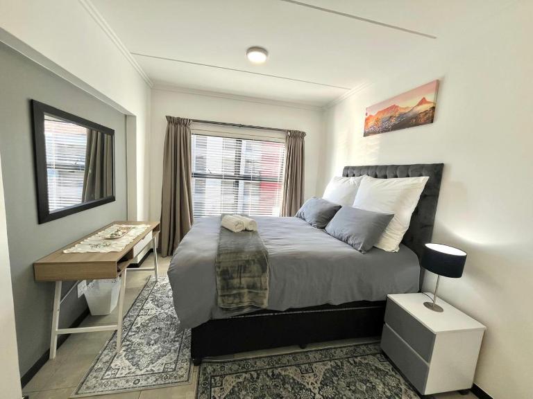 Comfy 1 Bed 1 Bath En-Suite - B&B Chartwell