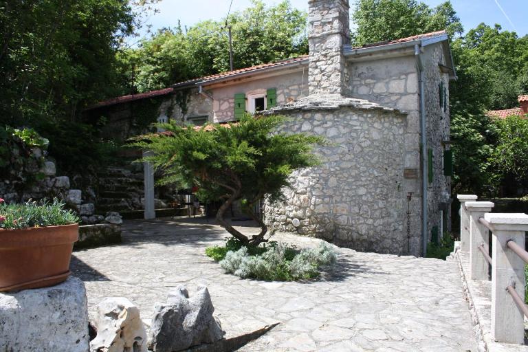 Romantisches Steinhaus Flora in Filipasi - B&B Mošćenička Draga