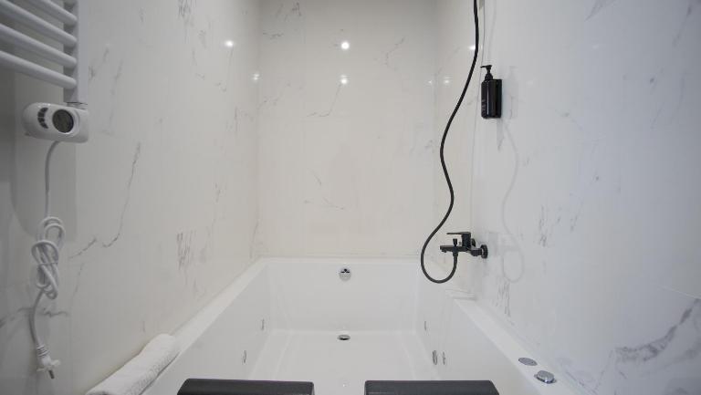 Estudio 3 Juan Boscan Madrid Hot Tub & Arcade - Chambres d'hôtes Madrid