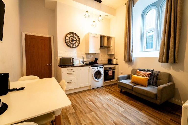 Swansea City Centre on Henrietta Apartments - B&B Swansea