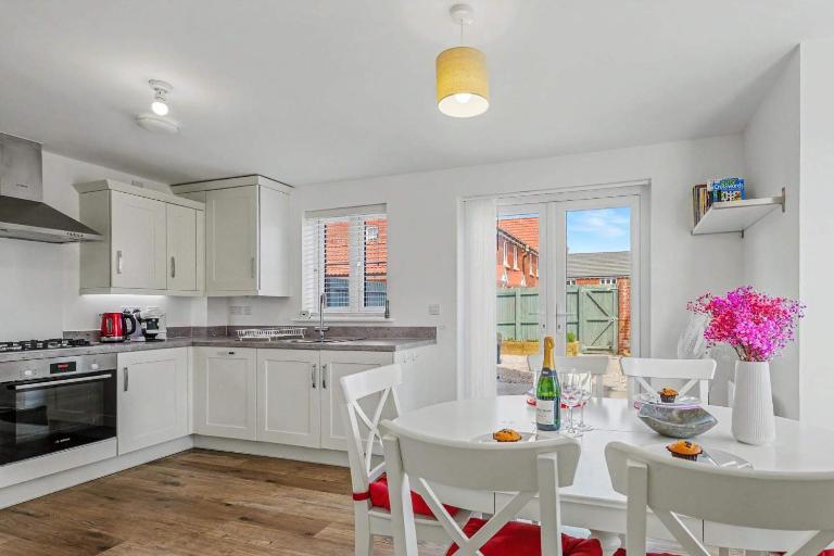 Heron House 3 Bed Coastal Holiday Home - Chambres d'hôtes Seaton