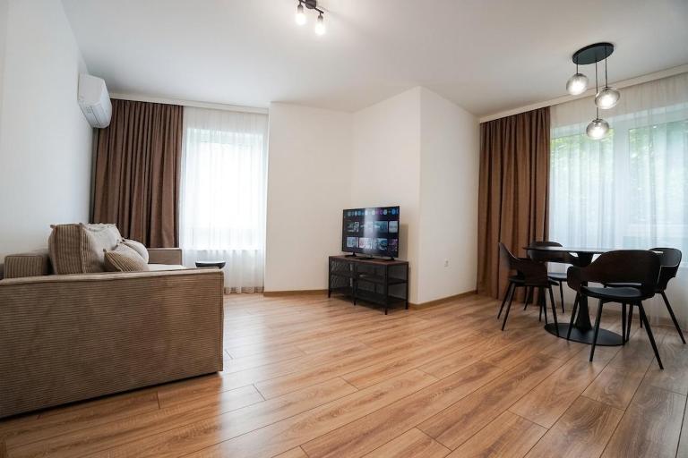 Airport Area Three 3km Double Free Parking - B&B Sofia