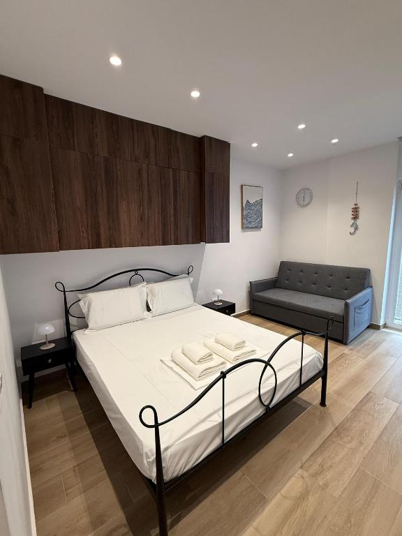 Drymades Studio Apartment - B&B Gjalicë