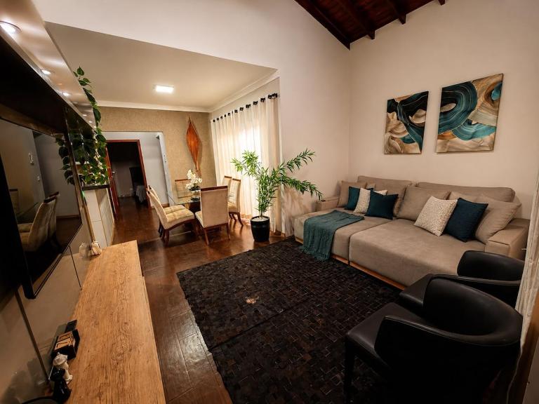 Casa c/ suíte, closet, churrasqueira e 2 vagas - B&B Ourinhos