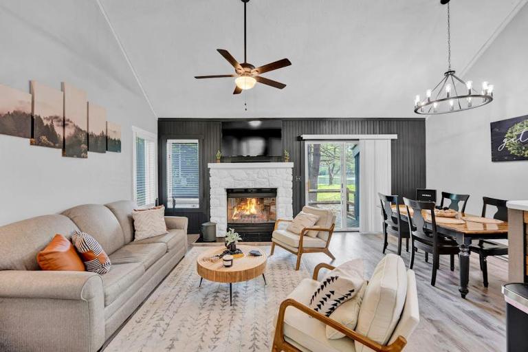 The Pocono Loft - B&B Lake Harmony