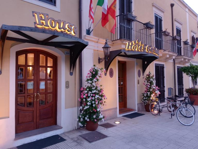 Garibaldi Houses - B&B Milazzo