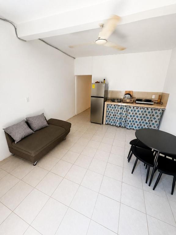 2-Bedroom Apartment with AC - 5 min from Malecón - Bed and Breakfast Mazatlán