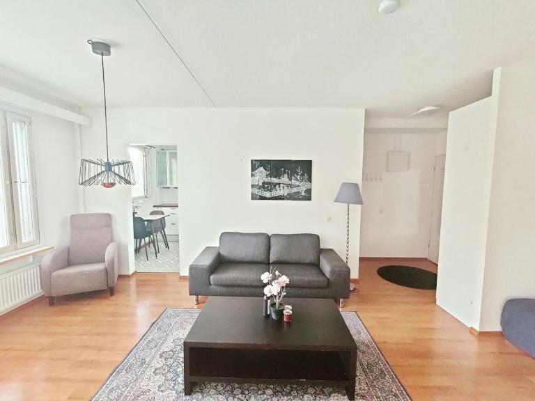 Cozy Espoo Getaway with Free Parking & Near Iso Omena - Ferienwohnung Espoo