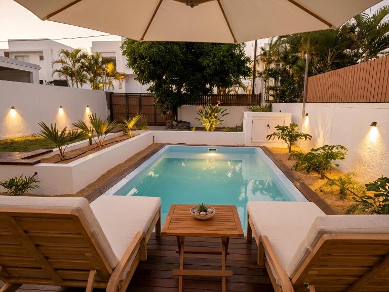 Villa Moony - Piscine Privée & Rooftop - Plage à 550 m - Bed and Breakfast Trou aux Biches
