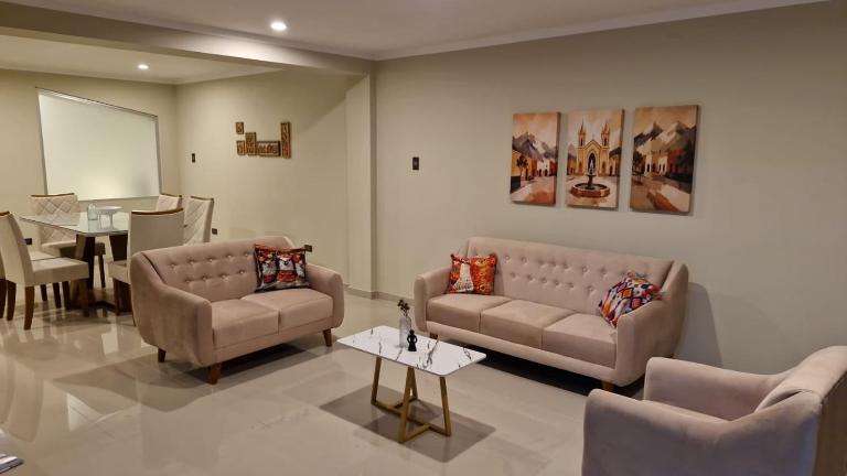 Beautiful and modern apartment steps from the Plaza - Ferienwohnung Huaraz