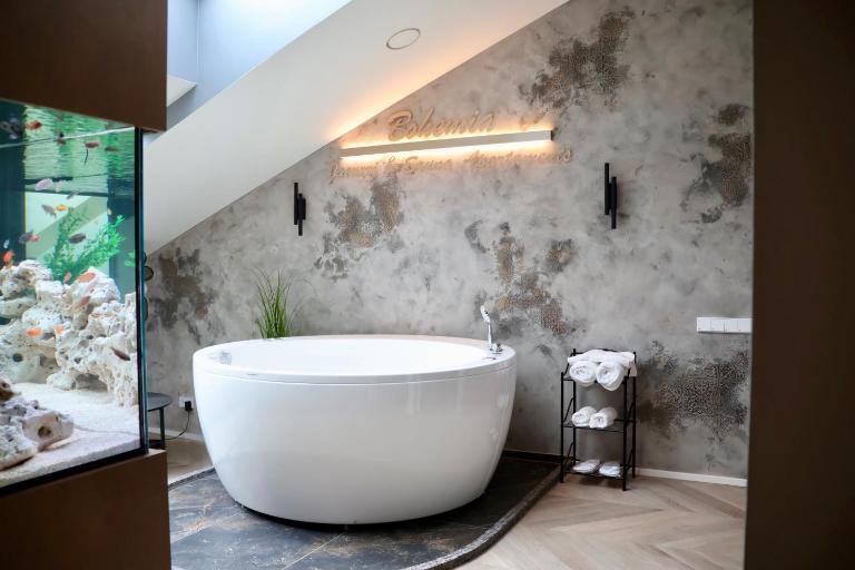 Bohemia Jacuzzi & Sauna Apartment - B&B Klaipėda