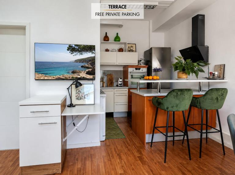 MVM Apartment with terrace - Ferienwohnung Izola